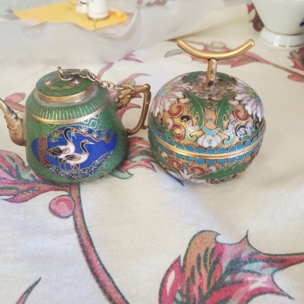 Chinese Enamel CLOISONNE Apple Trinket Box and teapot